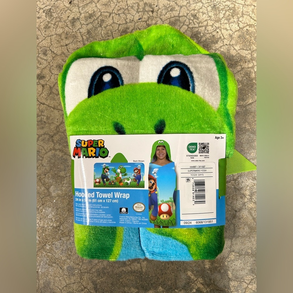 NWT Super Mario Yoshi Hooded Towel‎ Wrap - Green 24”x50”